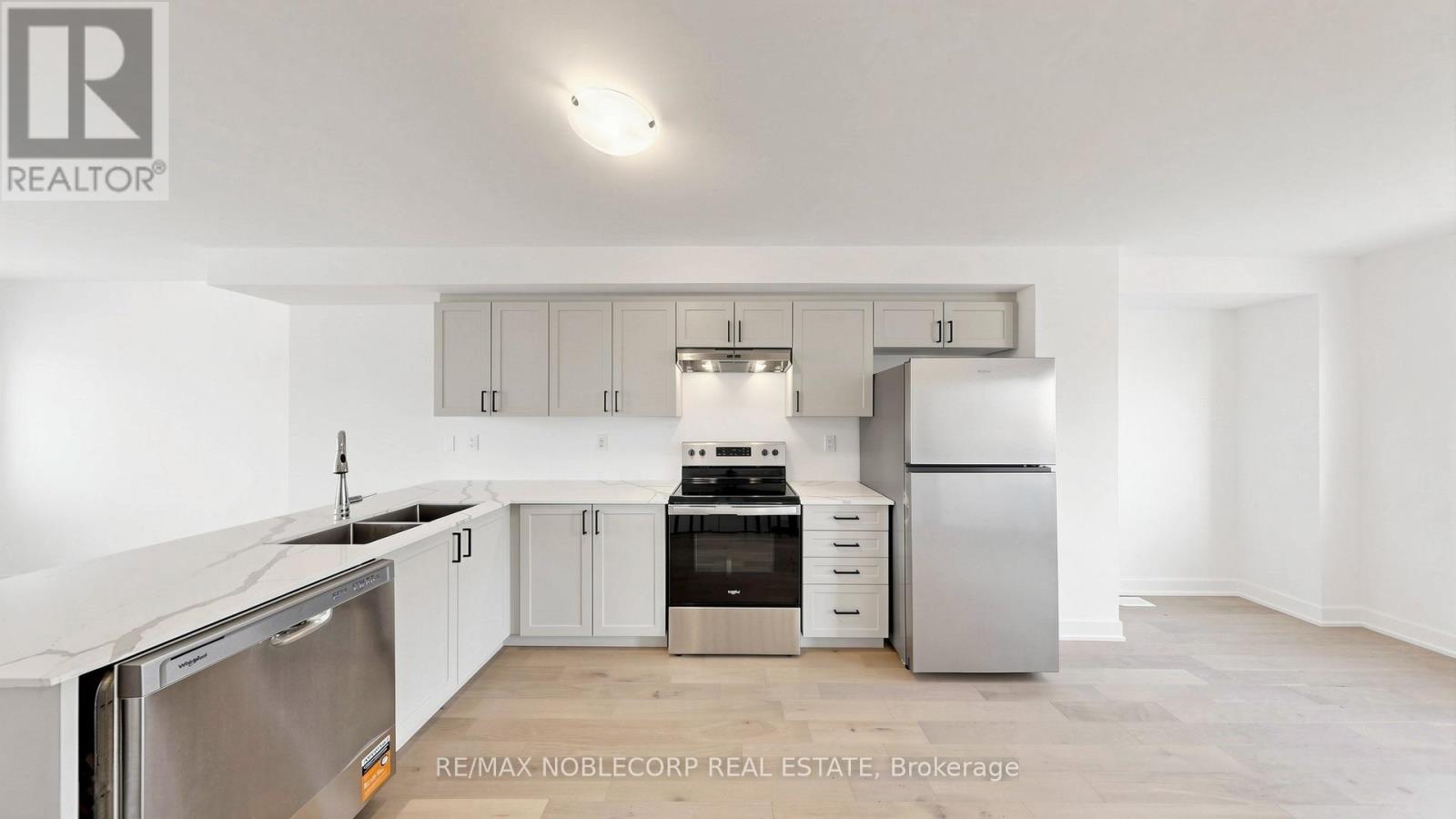 35 Flan Boulevard, Barrie photo 31