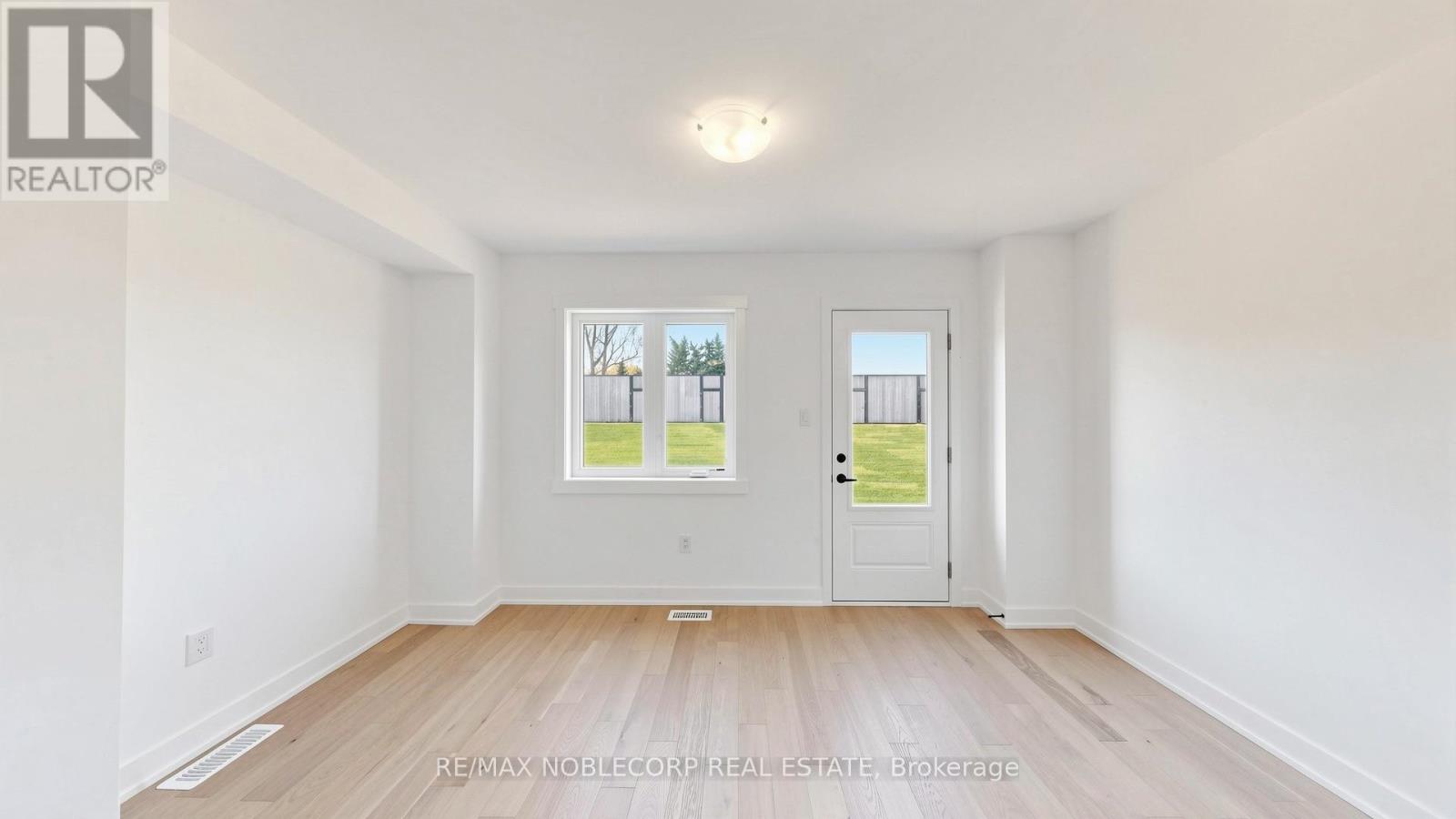 35 Flan Boulevard, Barrie photo 35