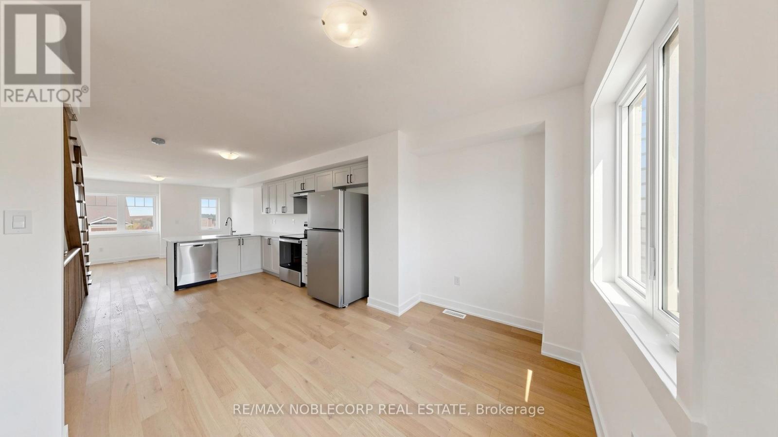 35 Flan Boulevard, Barrie photo 36