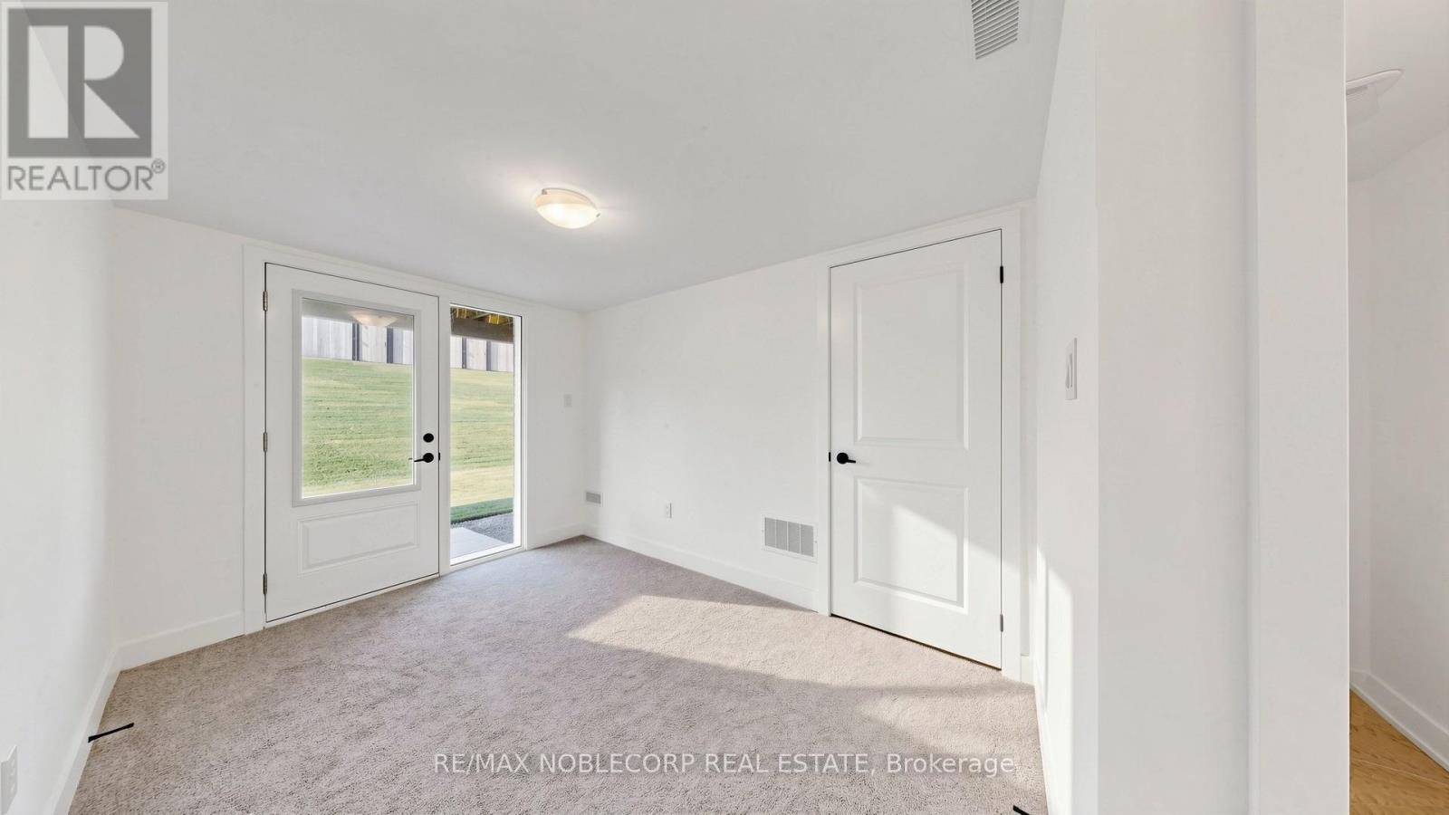 35 Flan Boulevard, Barrie photo 9