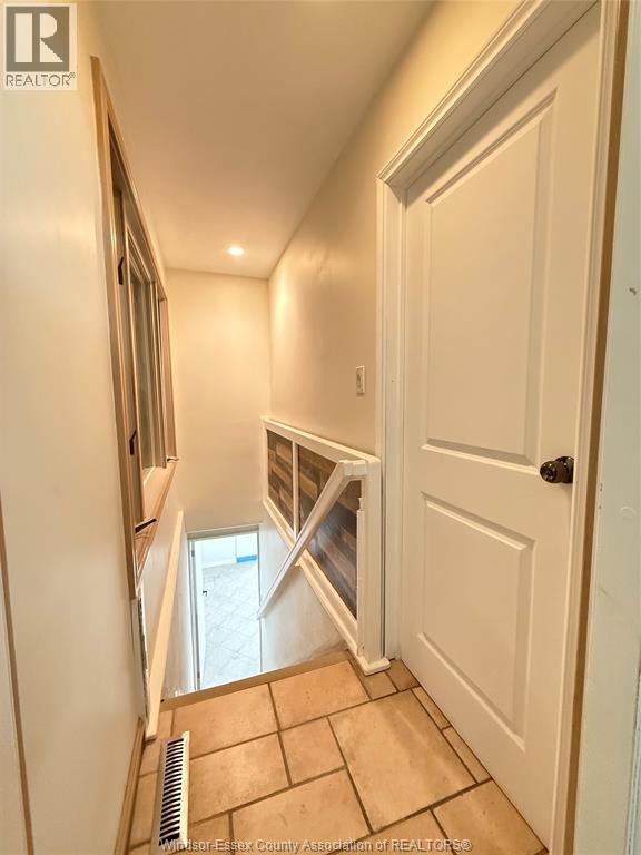 2449 ALEXANDRA AVENUE, Windsor — photo 3