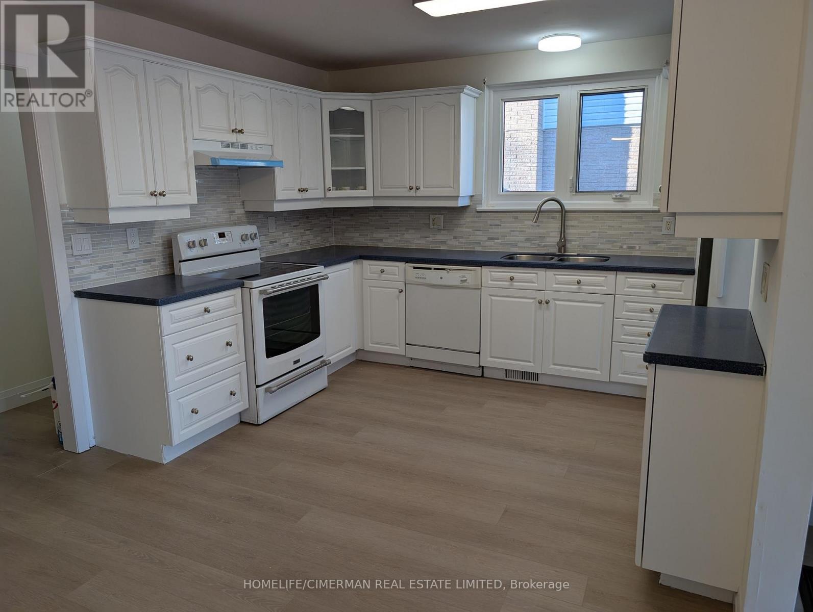202 Durham Street, Oshawa, ON photo 3