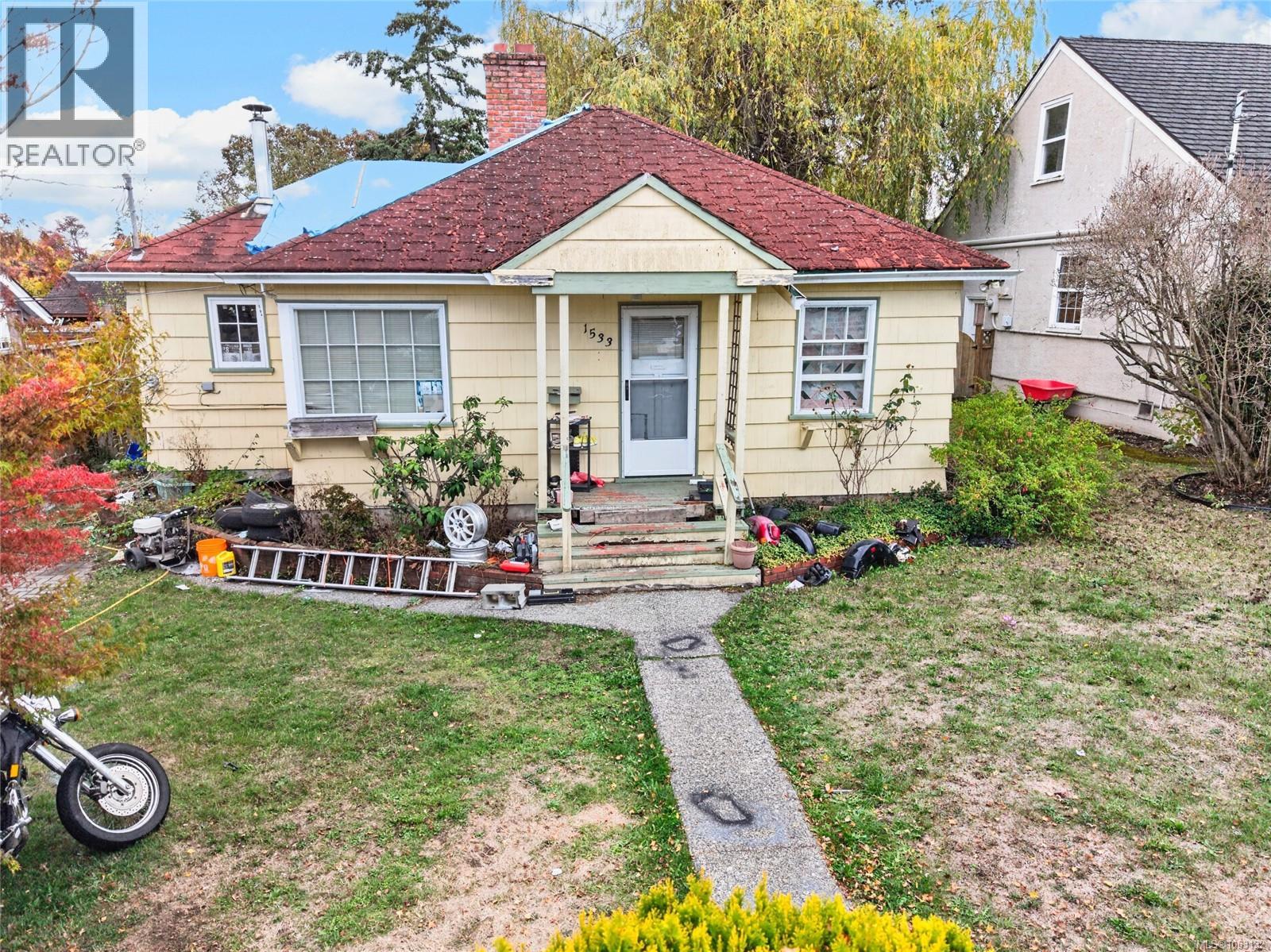  1533 Oakland Avenue, Victoria