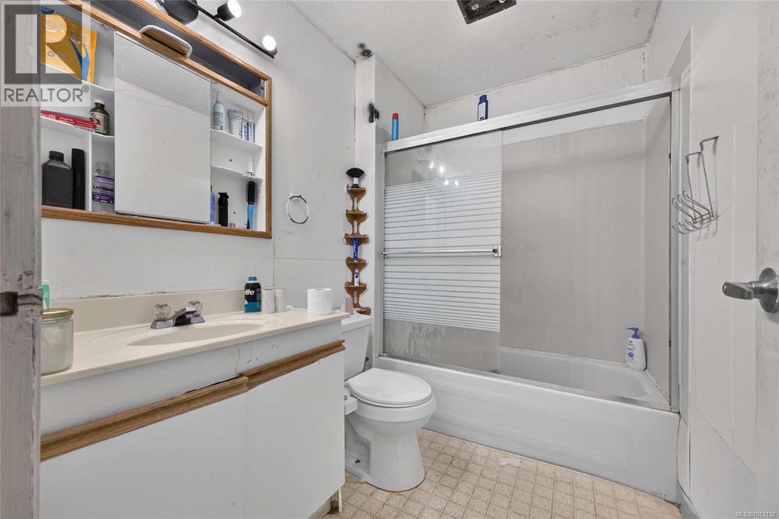  1533 Oakland Avenue, Victoria