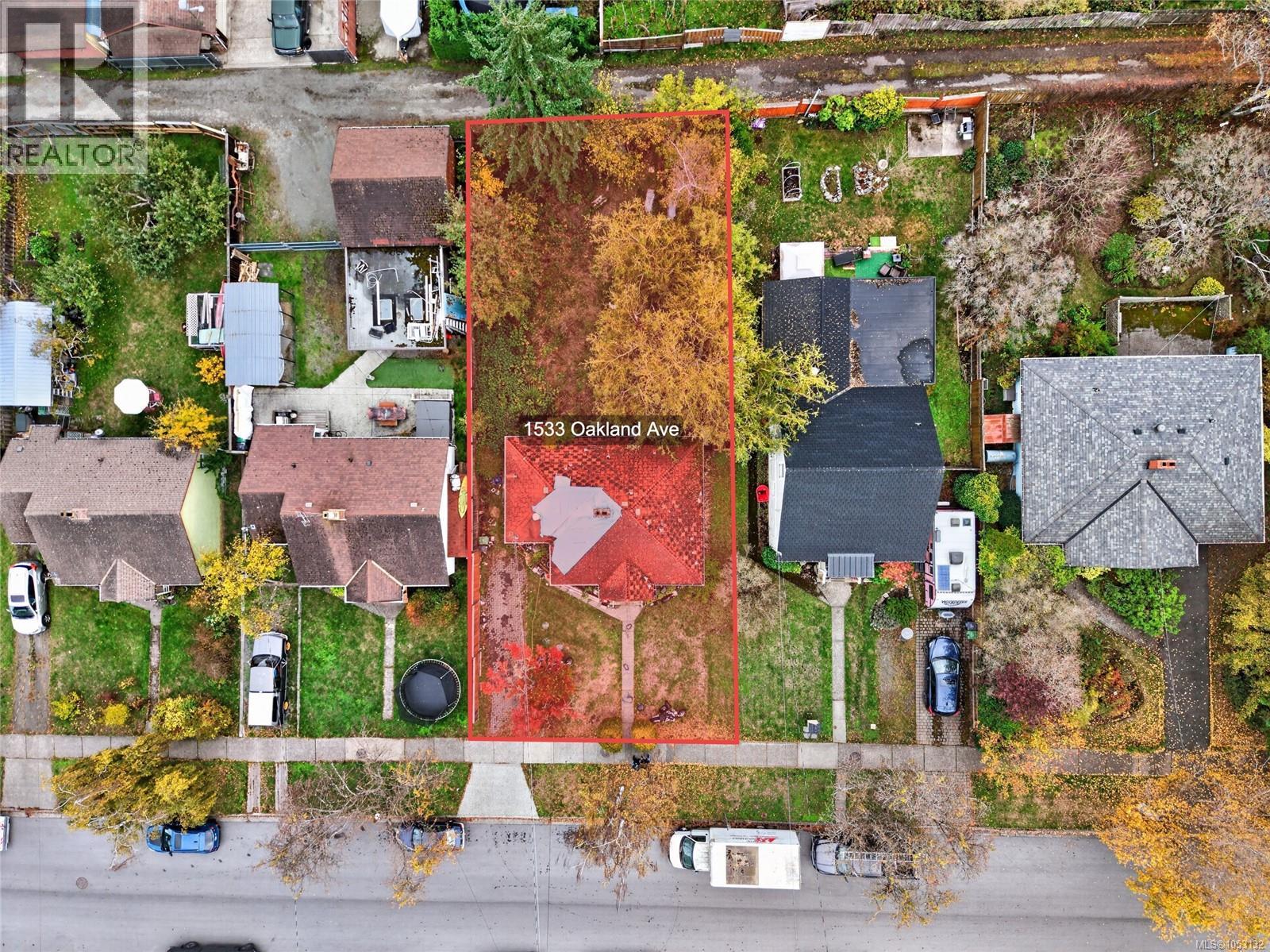  1533 Oakland Avenue, Victoria