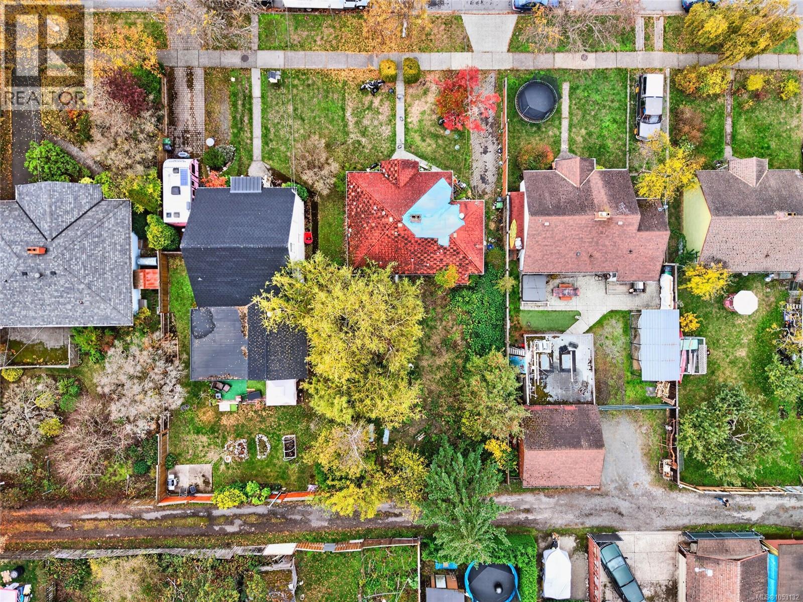  1533 Oakland Avenue, Victoria