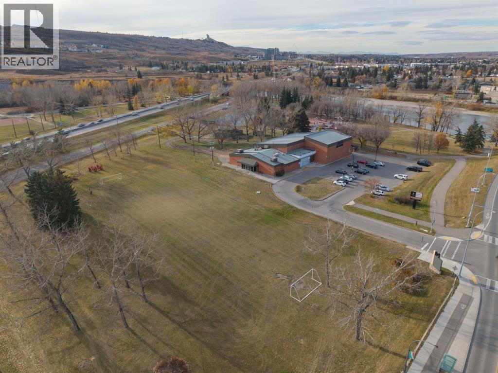 5216 18 Avenue NW, photo 44 of 45
