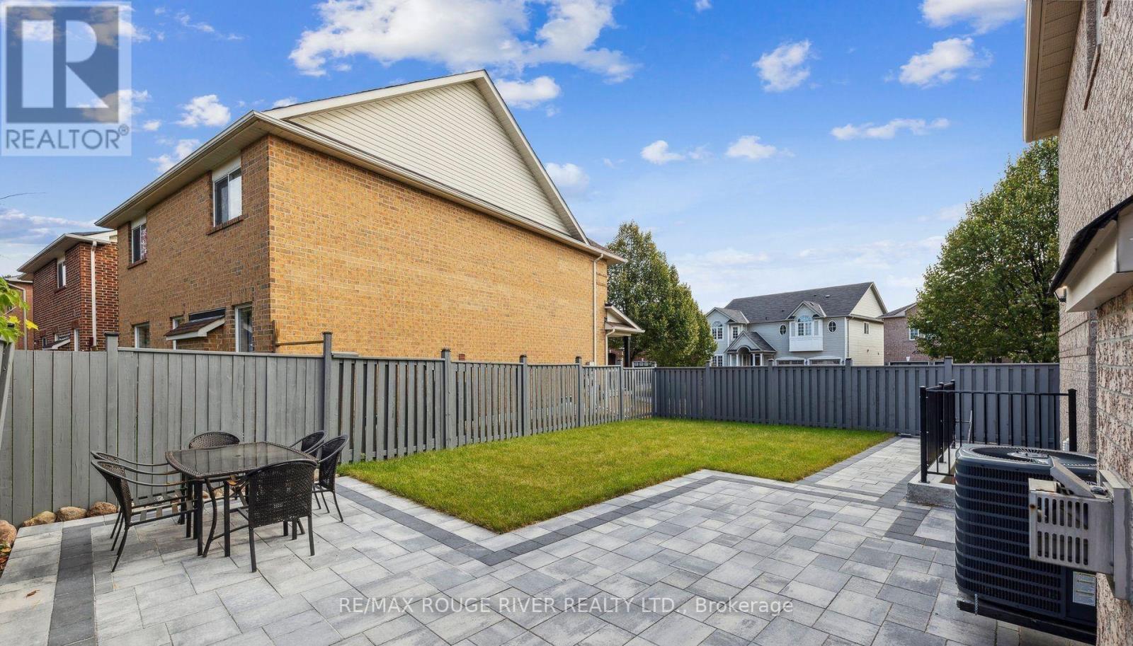 1010 Langford Street, Oshawa, ON photo 16