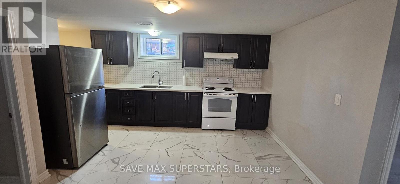 B- 372 Adelaide Avenue, Oshawa, ON photo 16