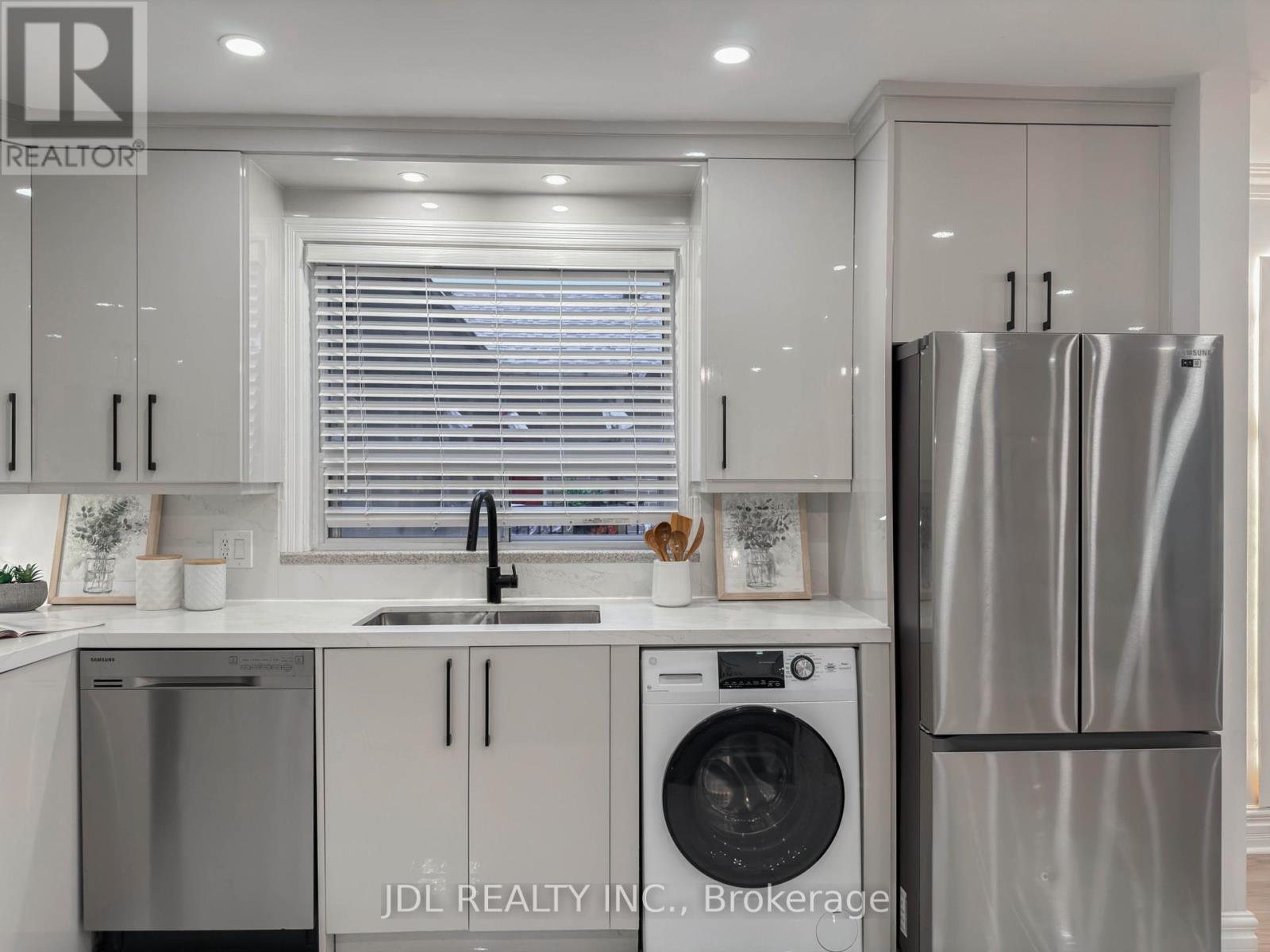 50 SILVERVIEW DRIVE, Toronto (Newtonbrook East) — photo 12
