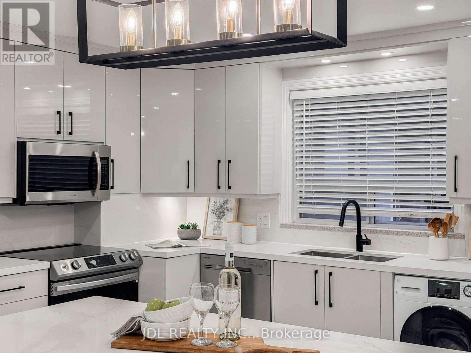 50 SILVERVIEW DRIVE - 16