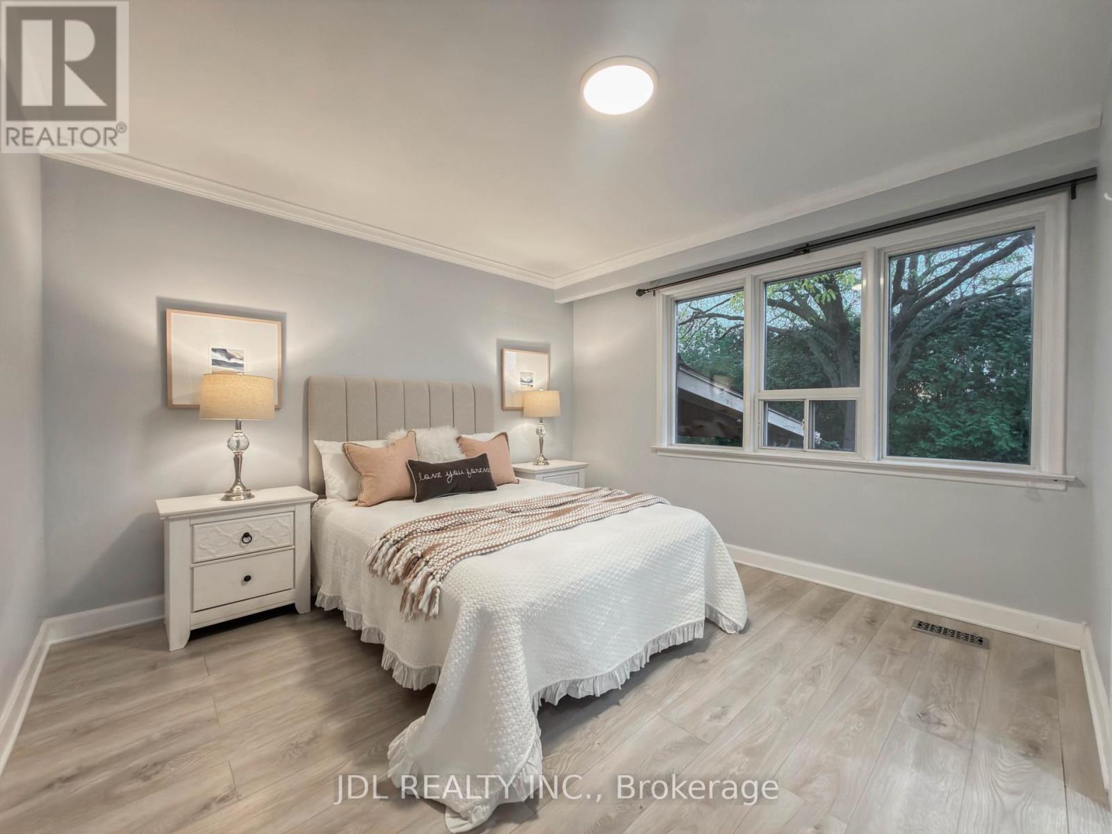 50 SILVERVIEW DRIVE - 28