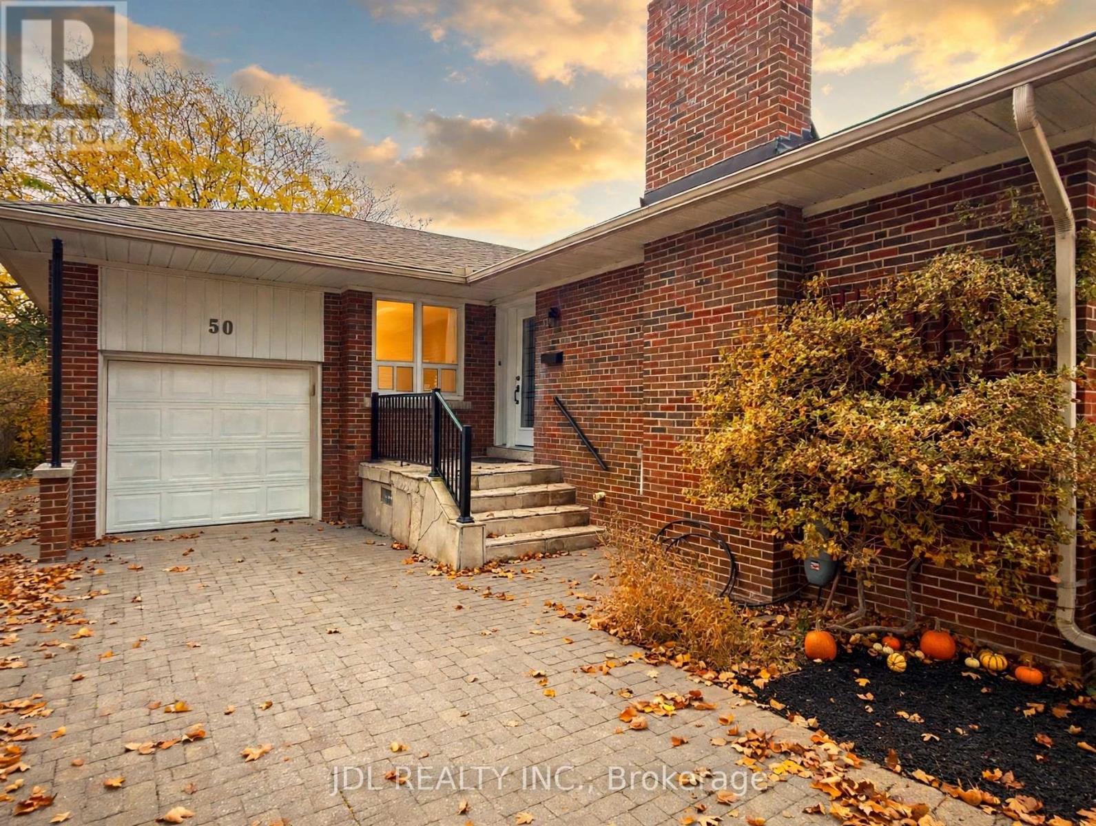 50 SILVERVIEW DRIVE, Toronto (Newtonbrook East) — photo 3