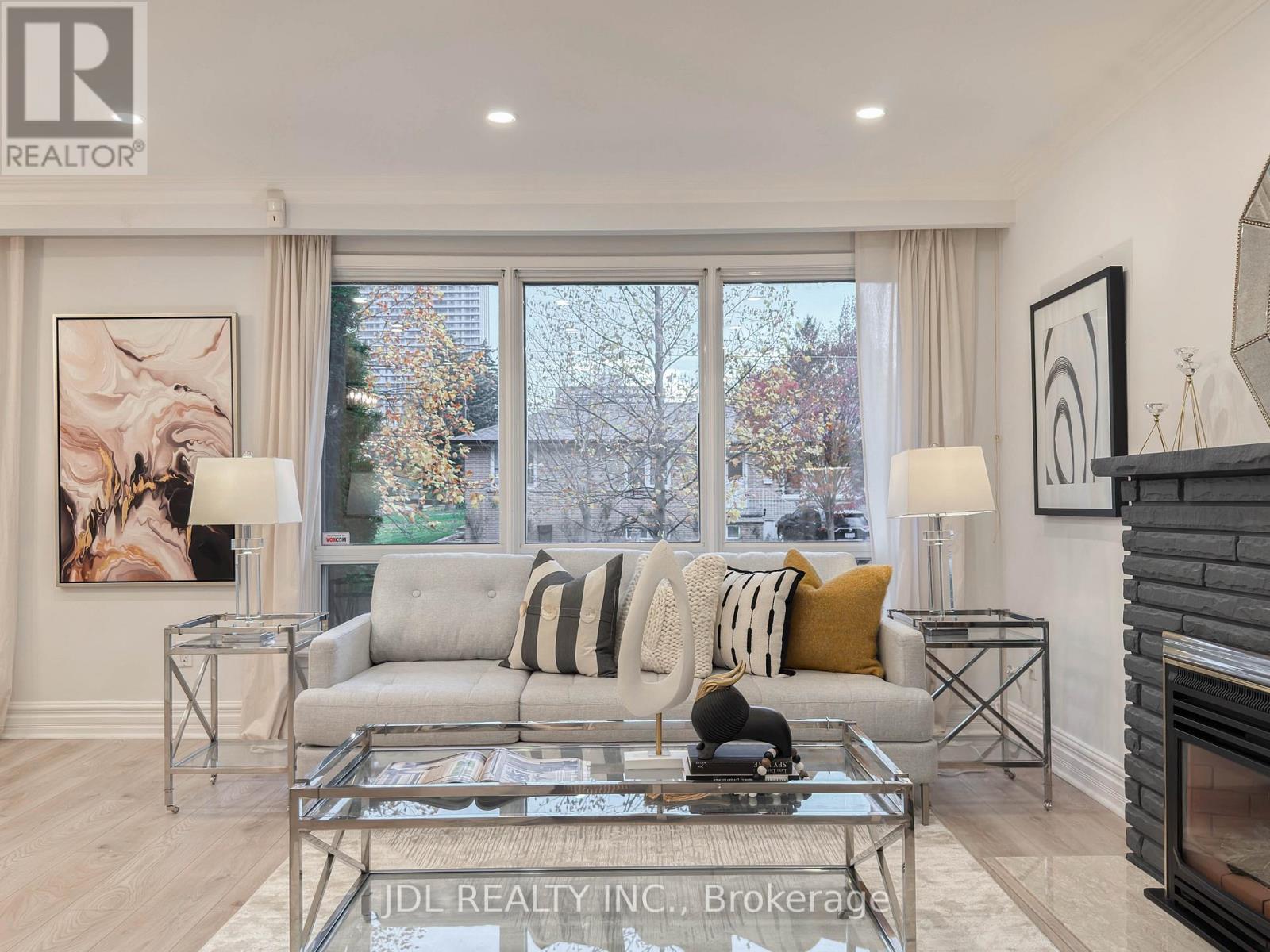 50 SILVERVIEW DRIVE, Toronto (Newtonbrook East) — photo 4