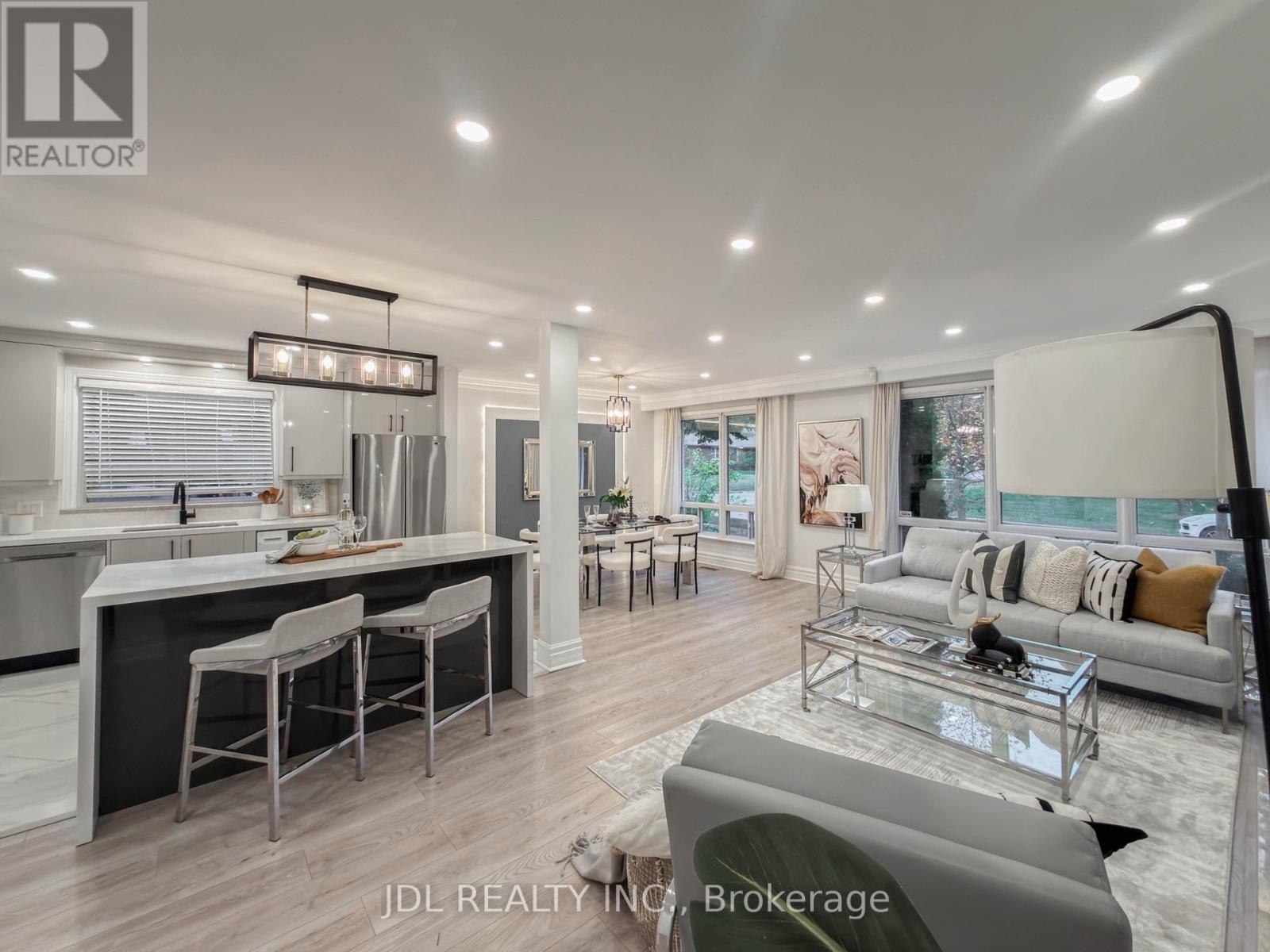 50 SILVERVIEW DRIVE, Toronto (Newtonbrook East) — photo 5