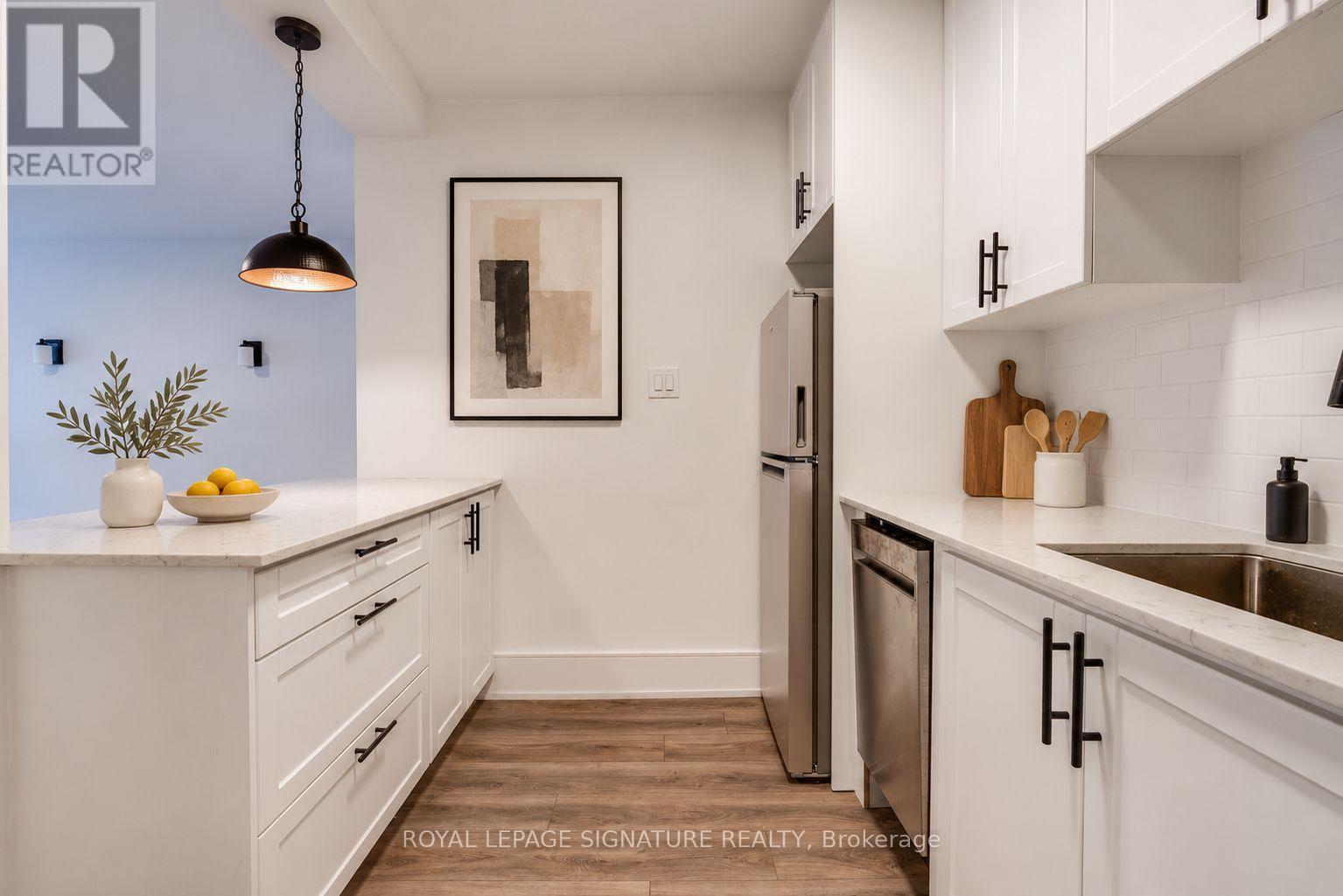 C1 - 231 VAUGHAN ROAD, Toronto (Humewood-Cedarvale) — photo 3