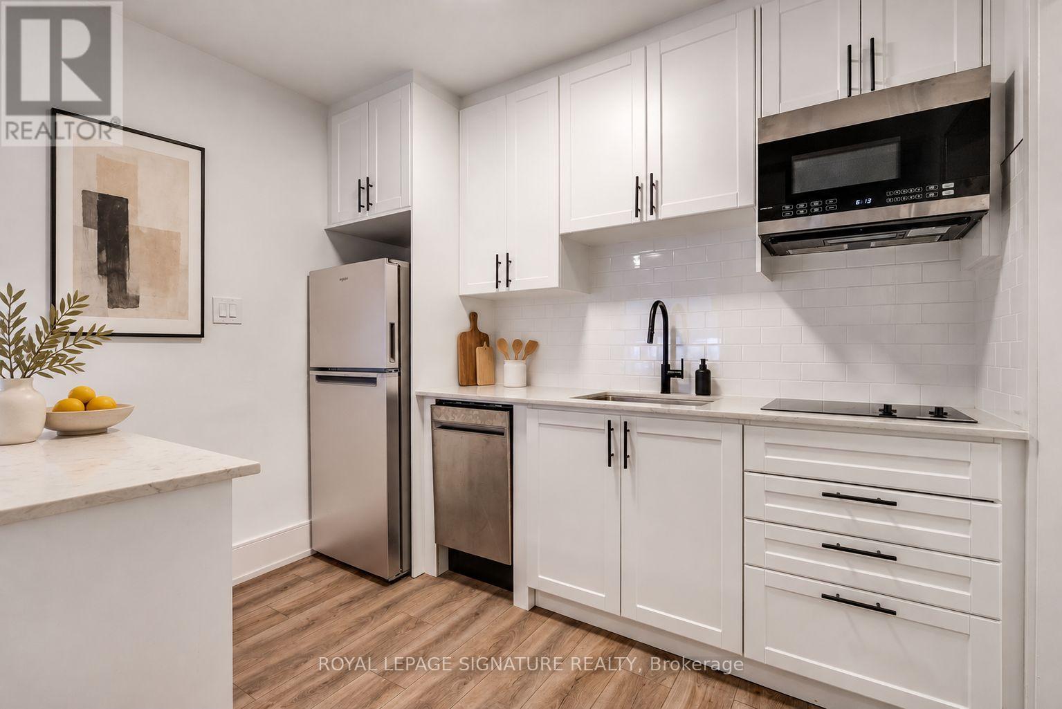C1 - 231 VAUGHAN ROAD, Toronto (Humewood-Cedarvale) — photo 4