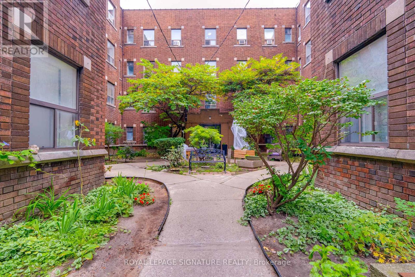 B12 - 231 VAUGHAN ROAD, Toronto (Humewood-Cedarvale) — photo 9