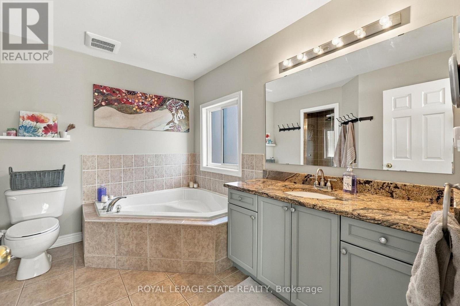 79 LIVINGSTONE DRIVE - 33