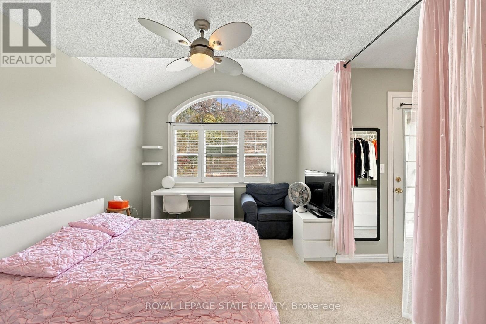 79 LIVINGSTONE DRIVE - 35