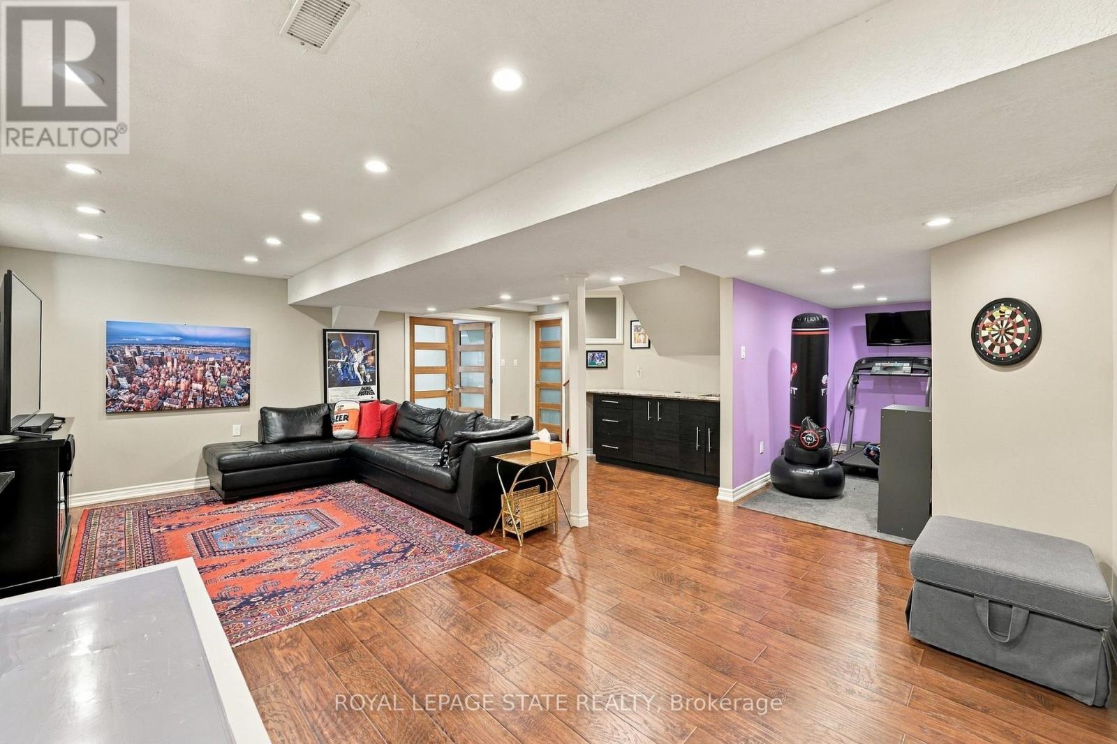 79 LIVINGSTONE DRIVE - 42