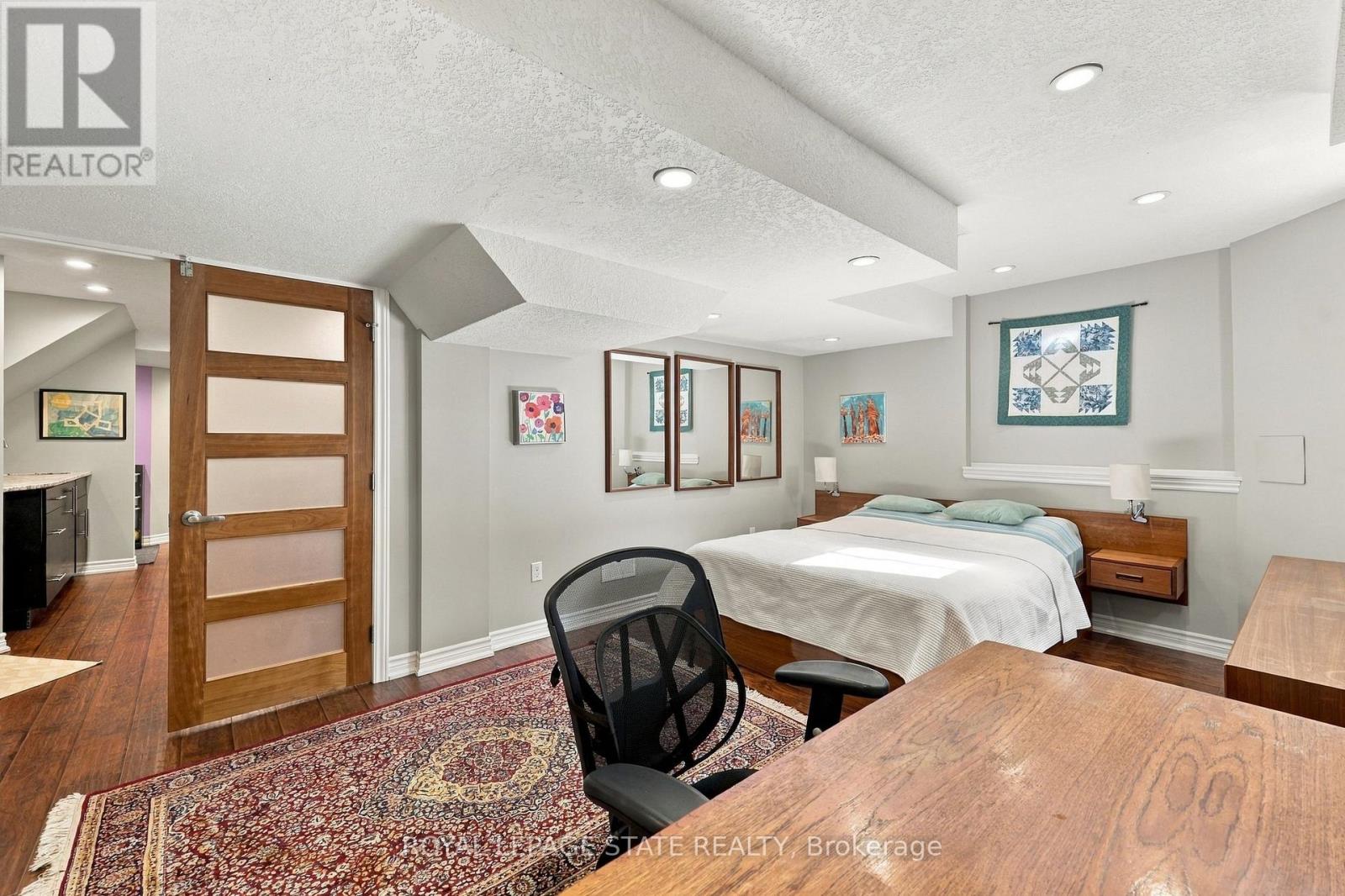 79 LIVINGSTONE DRIVE - 45
