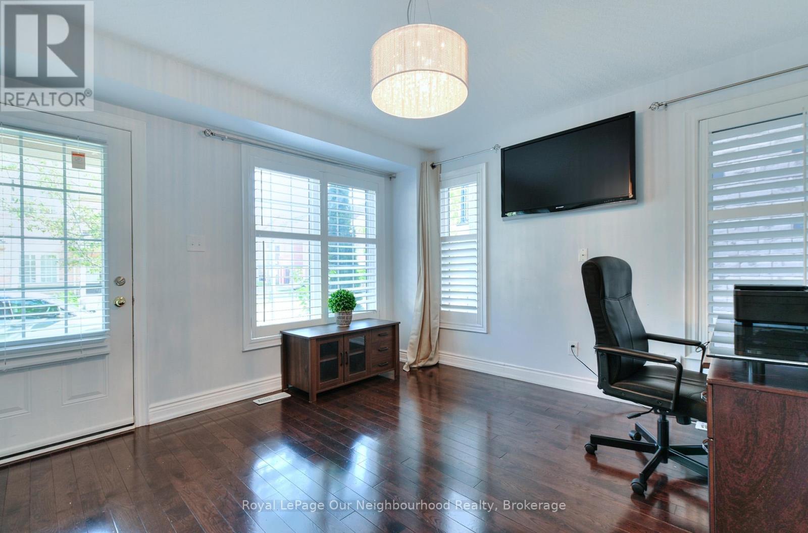 114 BARNHAM STREET, Ajax (Central East) — photo 4