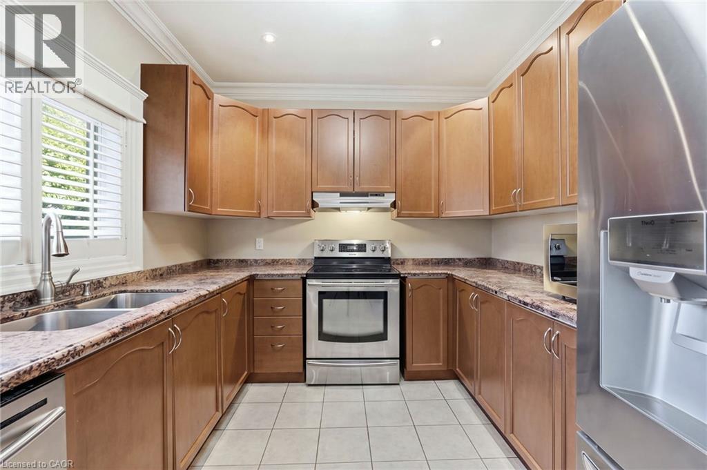 25 BRIDGENORTH Crescent, Stoney Creek — photo 12
