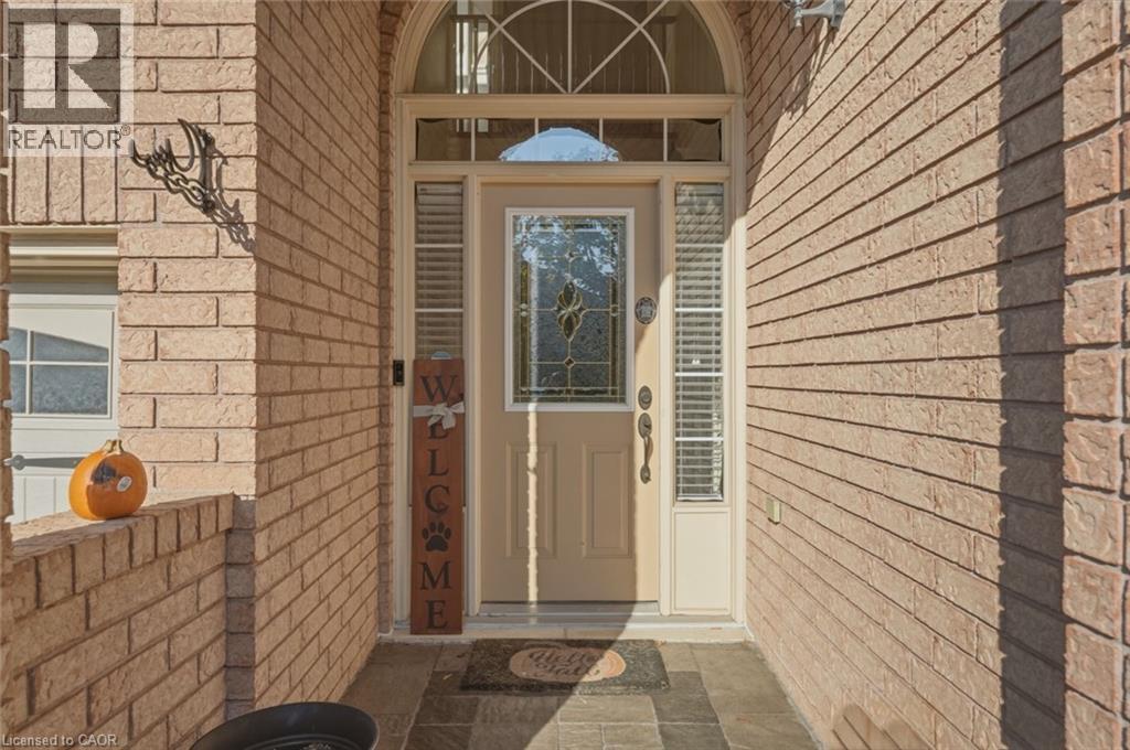 25 BRIDGENORTH Crescent, Stoney Creek — photo 4