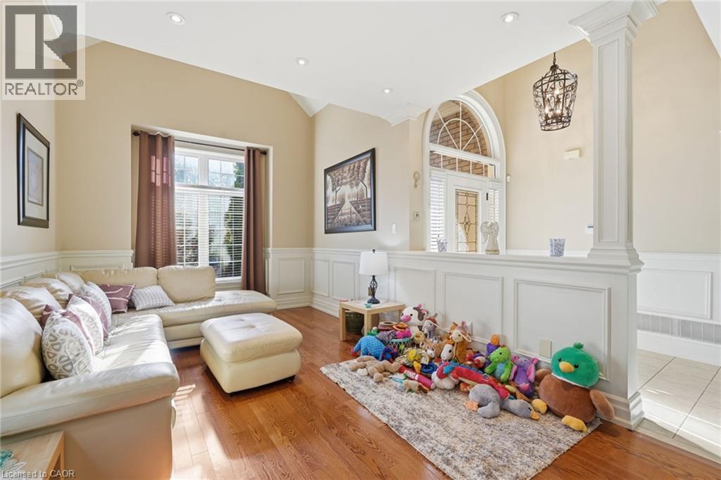 25 BRIDGENORTH Crescent, Stoney Creek — photo 9