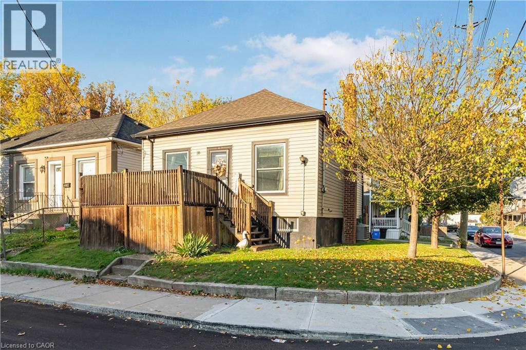 35 DOUGLAS Avenue, Hamilton