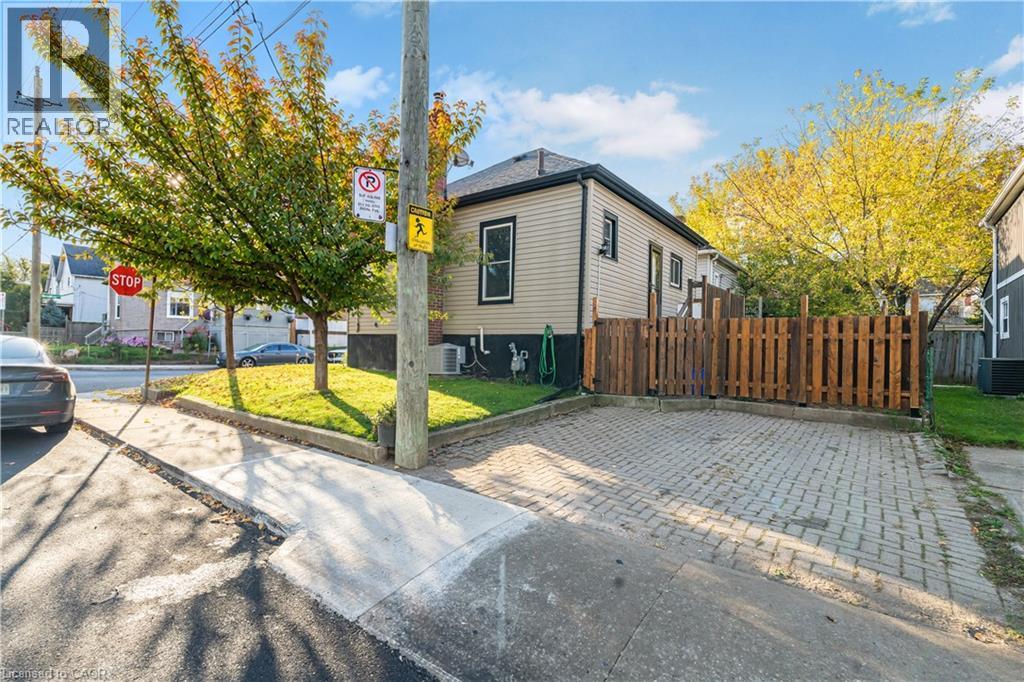 35 DOUGLAS Avenue, Hamilton — photo 3