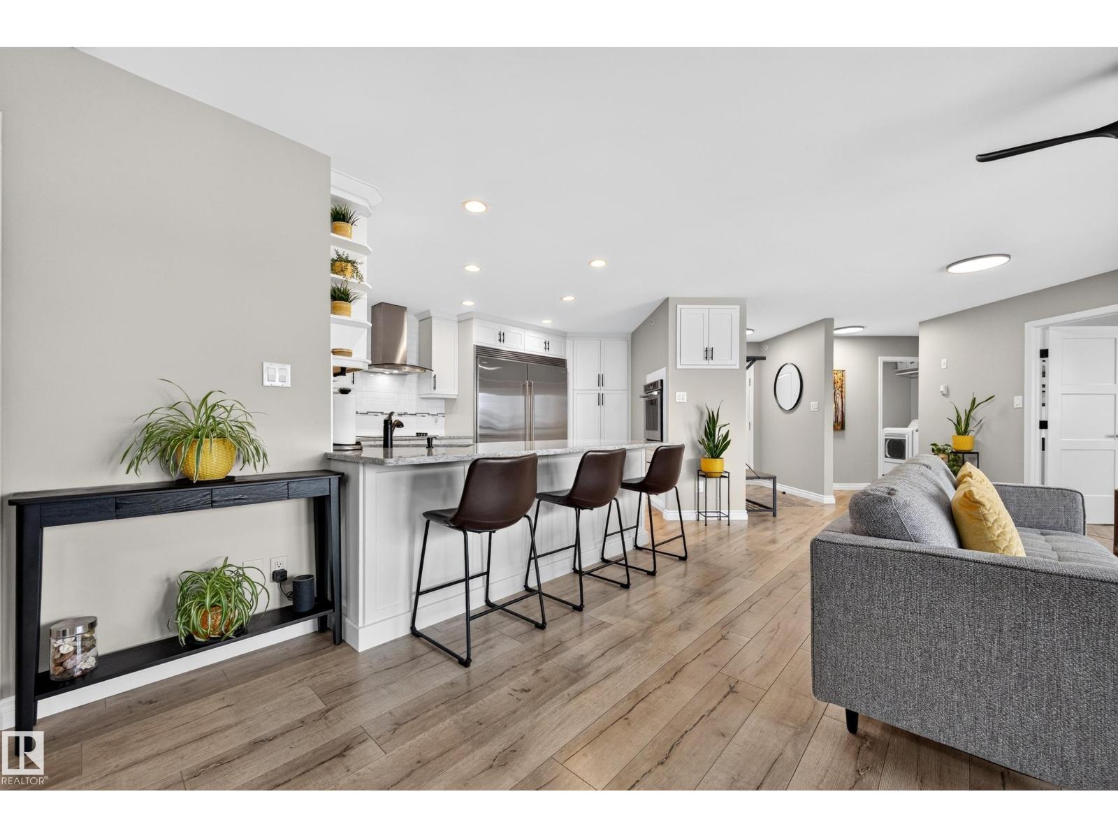 Property photograph 11 for MLS E4514903