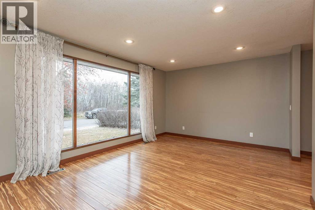Listing photo – 11 Odell Green, Red Deer