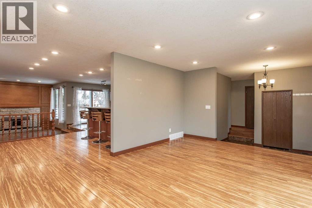 Listing photo – 11 Odell Green, Red Deer