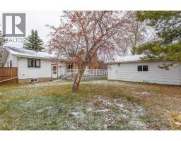 11 Odell Green, Red Deer — photo 34