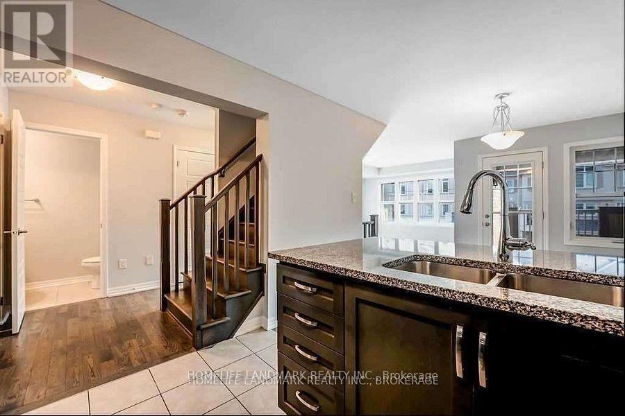 3077 MISTLETOE GARDENS, Oakville (GO Glenorchy) — photo 3