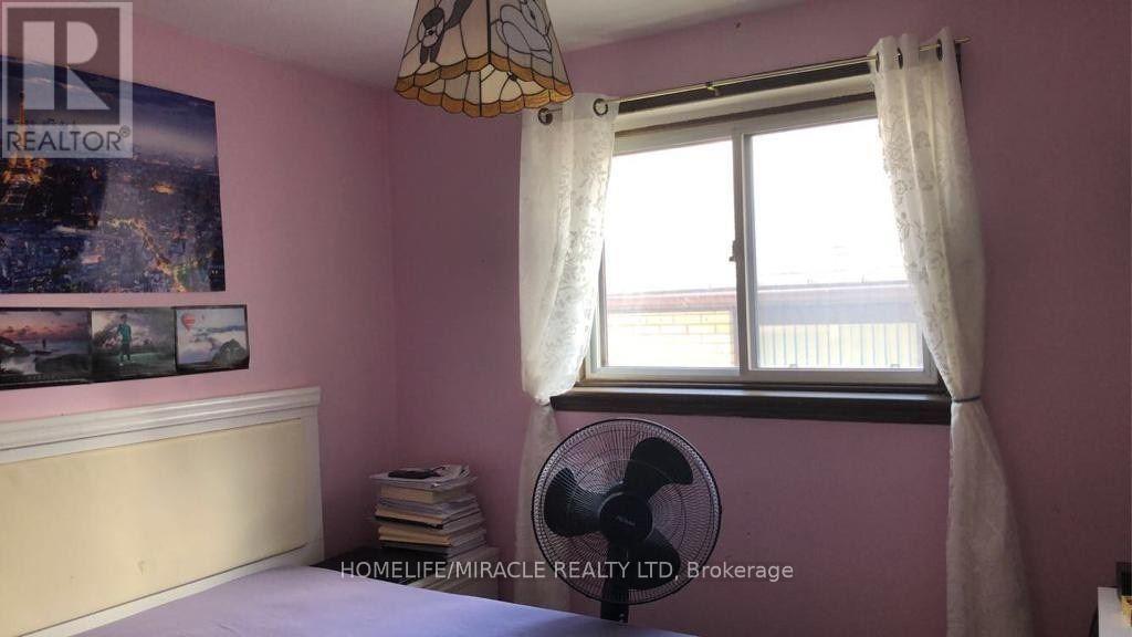 122 SILVERSTONE DRIVE, Toronto (Mount Olive-Silverstone-Jamestown) — photo 7