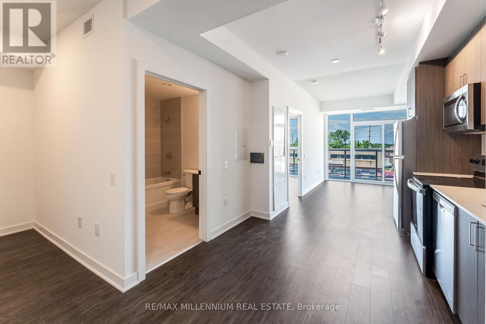 208 - 2782 BARTON STREET E, Hamilton (Riverdale) — photo 2