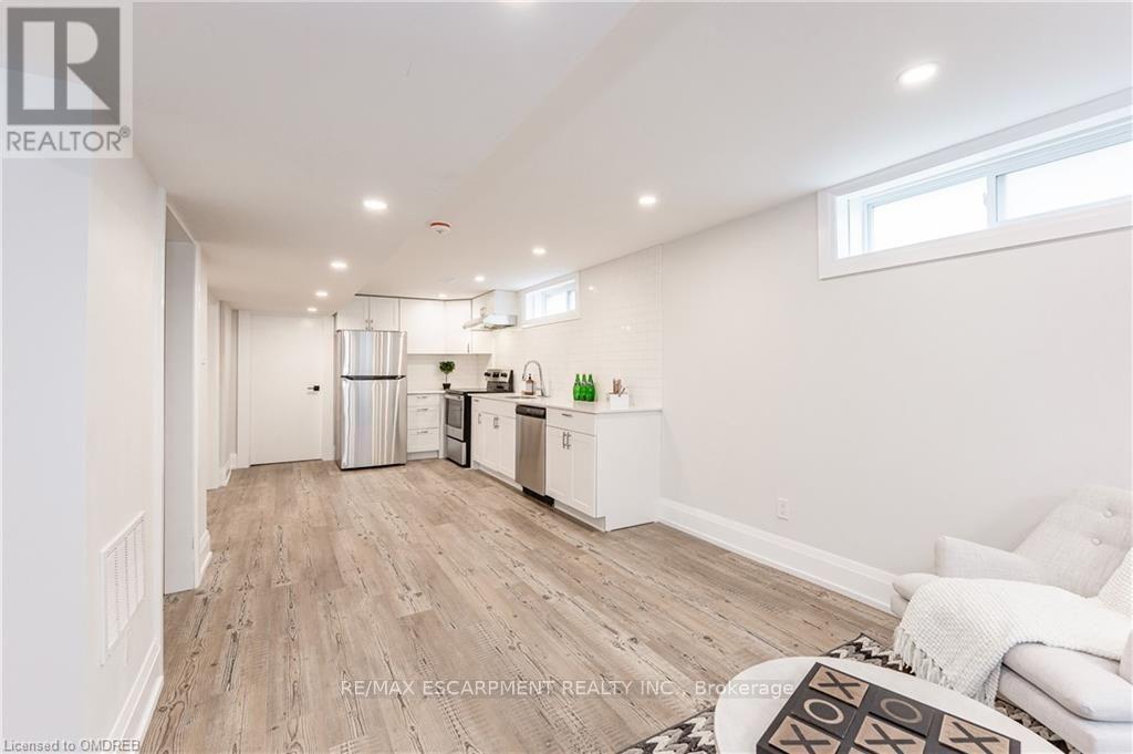 2 - 134 DESCHESNE AVENUE, Hamilton (Greeningdon) — photo 8