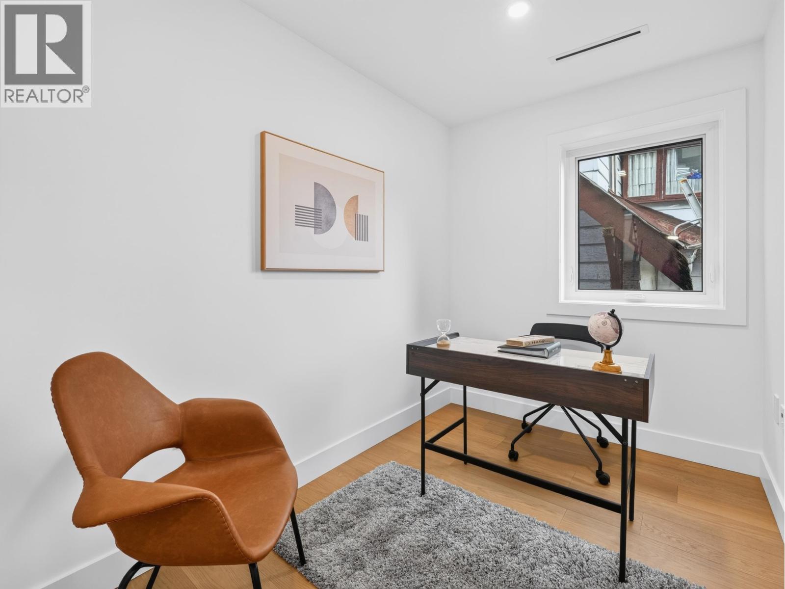 Photo 18 of 2 950 W 17TH AVENUE