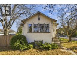 1702 E AVENUE N, Saskatoon