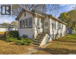 1702 E AVENUE N, Saskatoon — photo 2