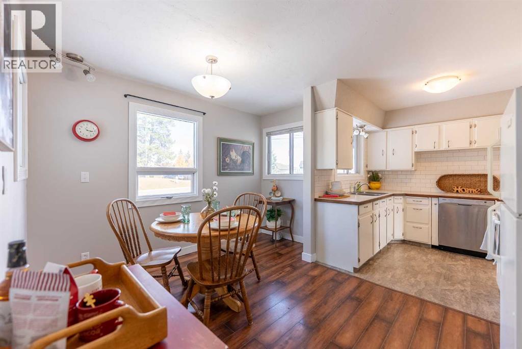 Listing photo – 5051 56 Street, Innisfail