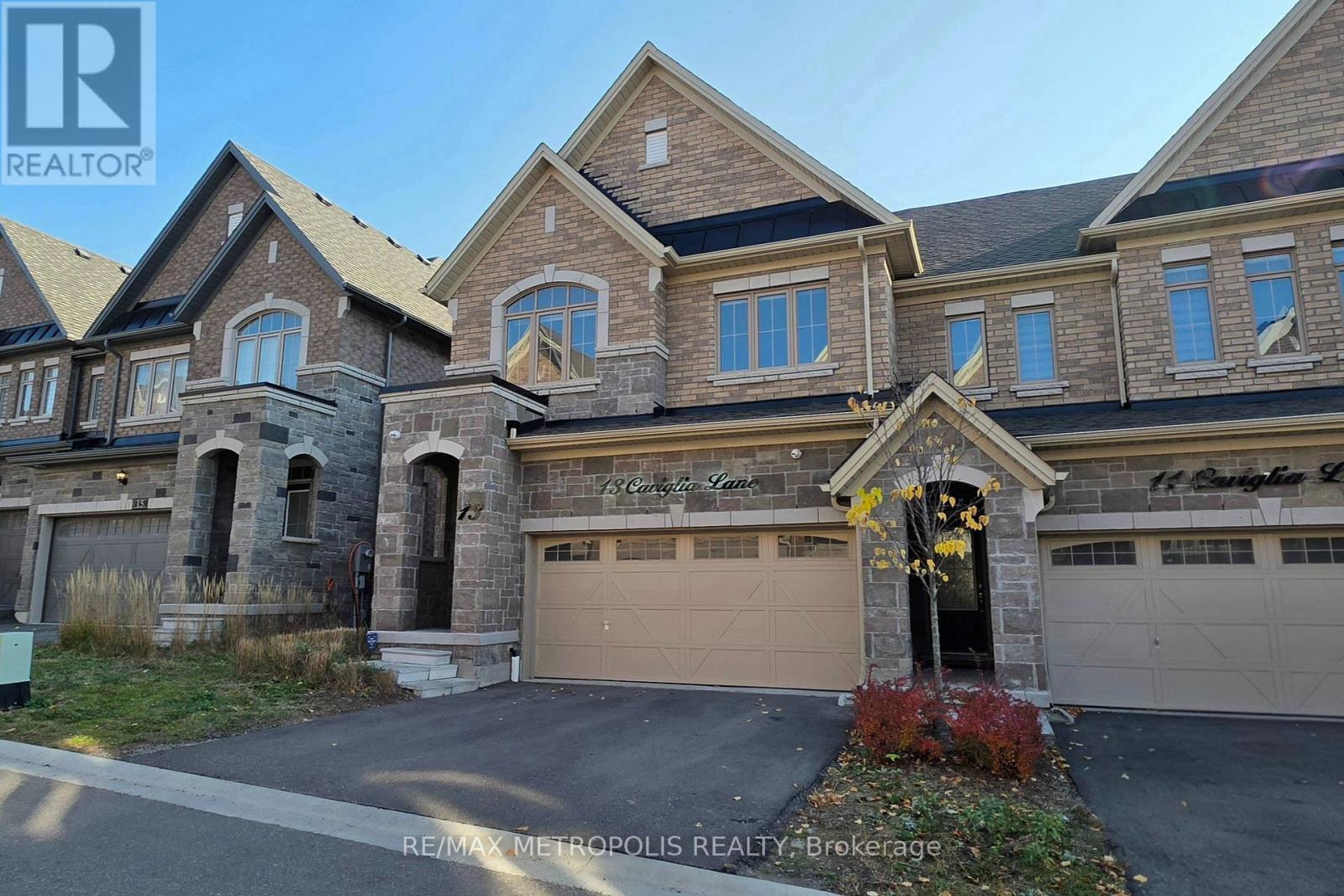 13 CAVIGLIA LANE, Markham (Box Grove)
