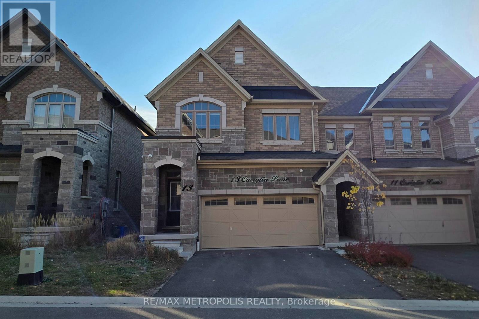 13 CAVIGLIA LANE, Markham (Box Grove) — photo 2