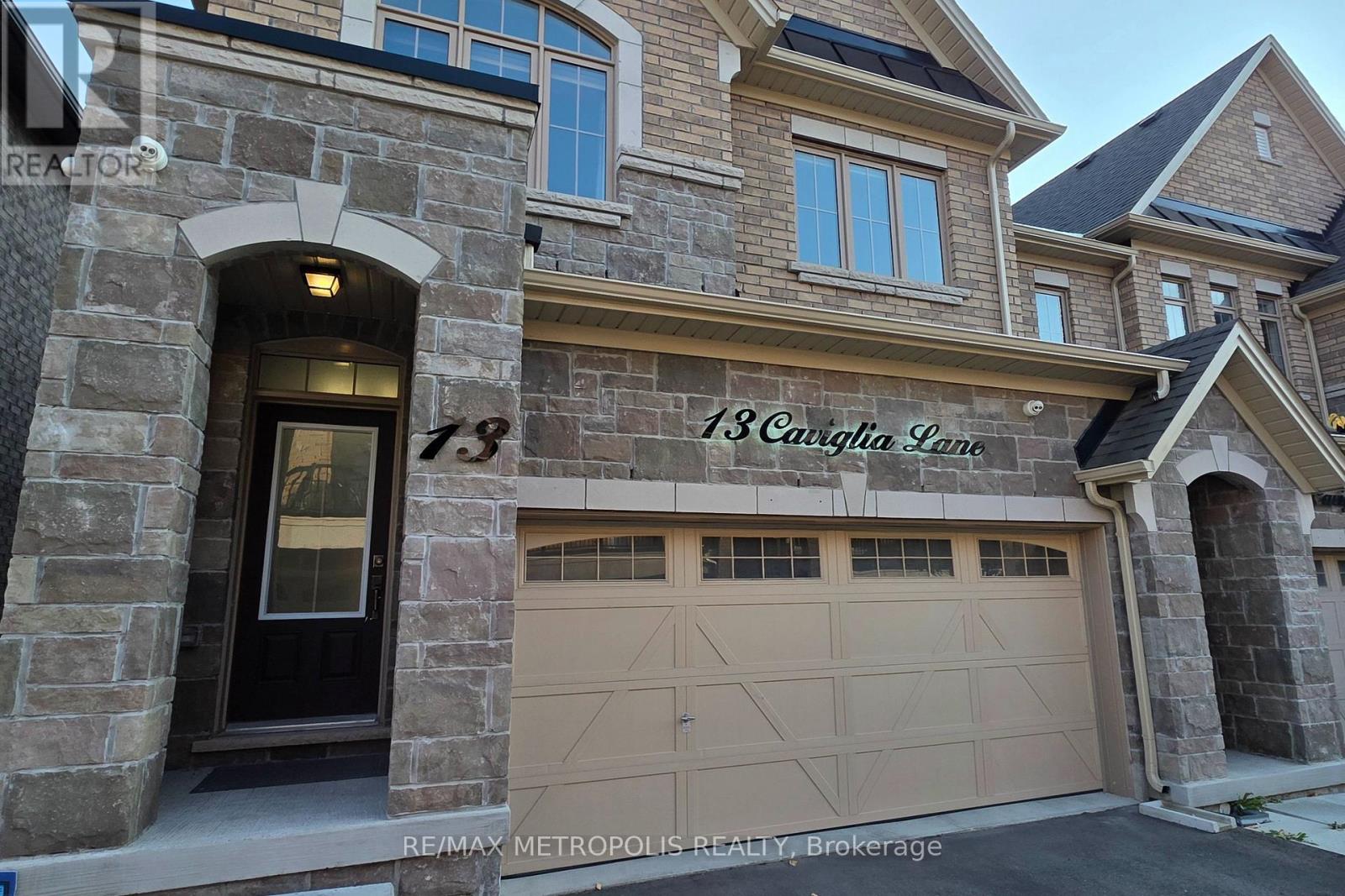 13 CAVIGLIA LANE, Markham (Box Grove) — photo 3