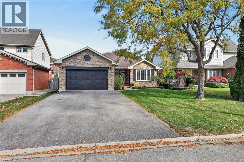 223 STAGECOACH Drive, Hamilton — photo 2
