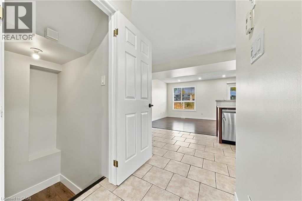 35 THAMES Way, Mount Hope — photo 11