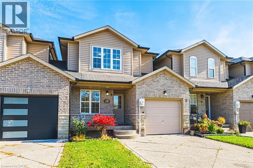 35 THAMES Way, Mount Hope — photo 2
